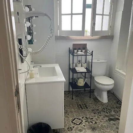 Airport Guest house *